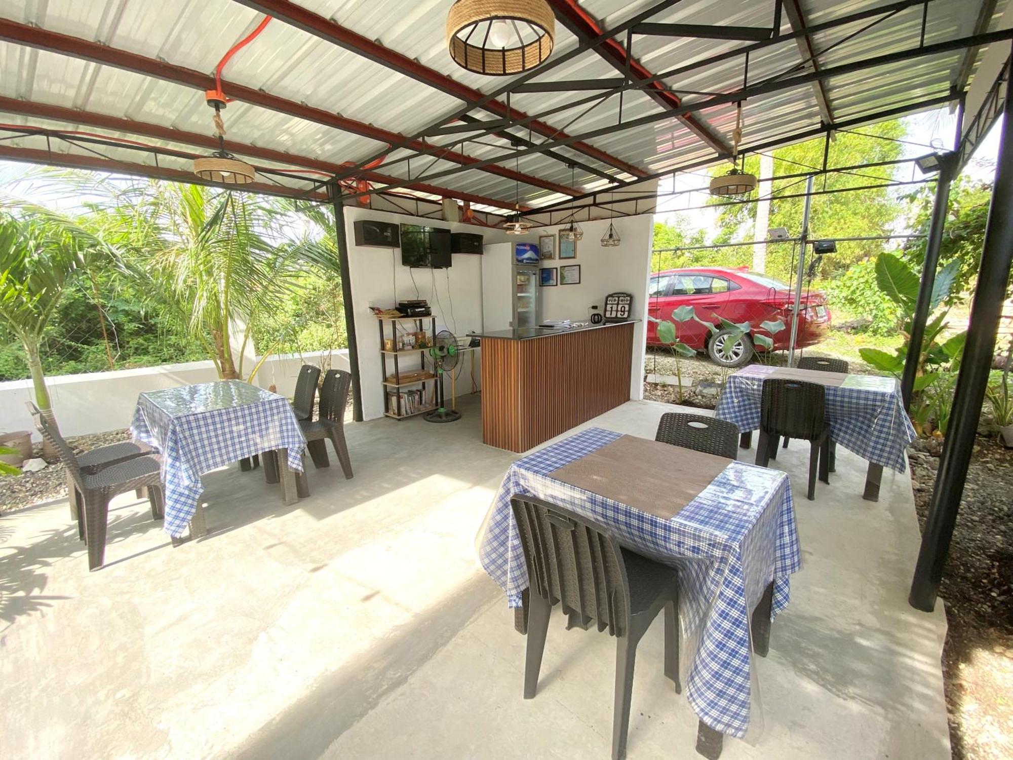 Coconut Inn Moalboal Exterior foto
